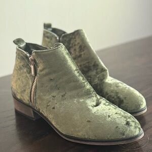 Bamboo Emerald Green Crushed Velvet Booties
